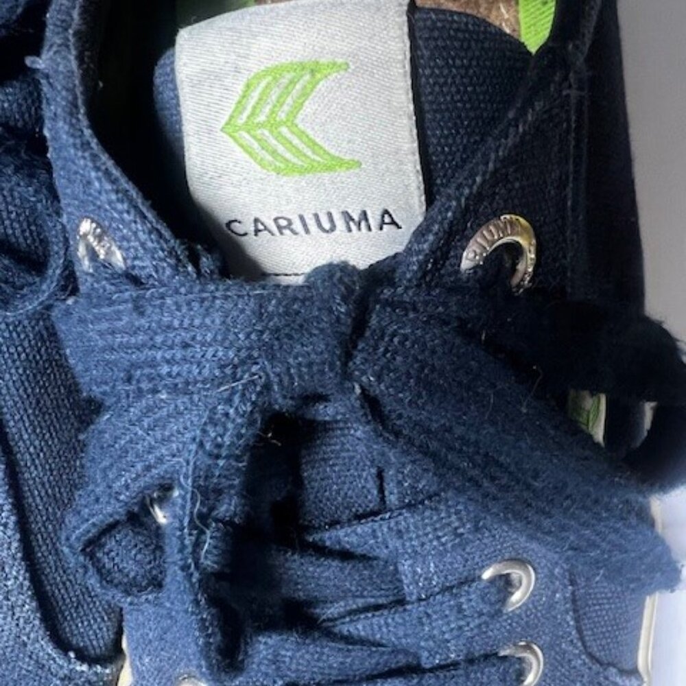 Cariuma Classic Navy Canvas Sneakers Women's Size 9 - Picture 2 of 3
